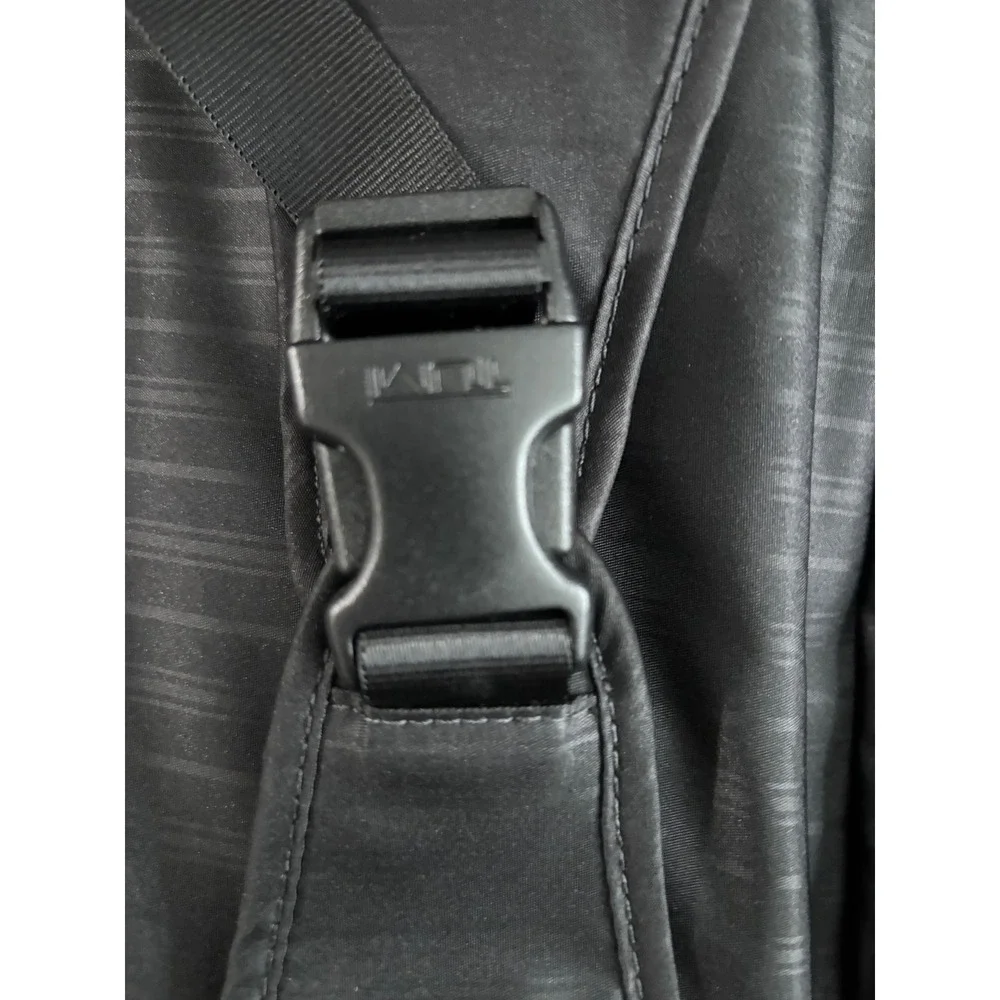 Tumi Alpha Ballistic Nylon Rolling Garment Bag‎ Black Tri-Fold Suitcase BMJ